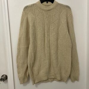VTG Royal Knight Men's M Cream Acryllic Cable Knit Fisherman Crewneck Sweater